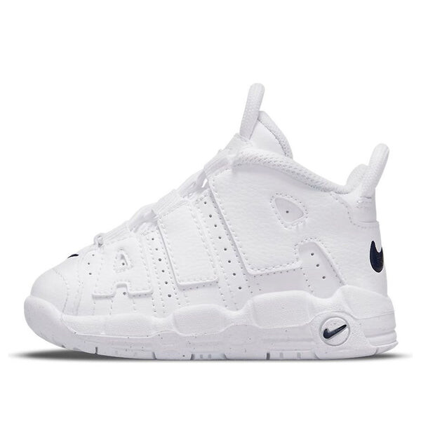 

Кроссовки более динамичные Nike, белый