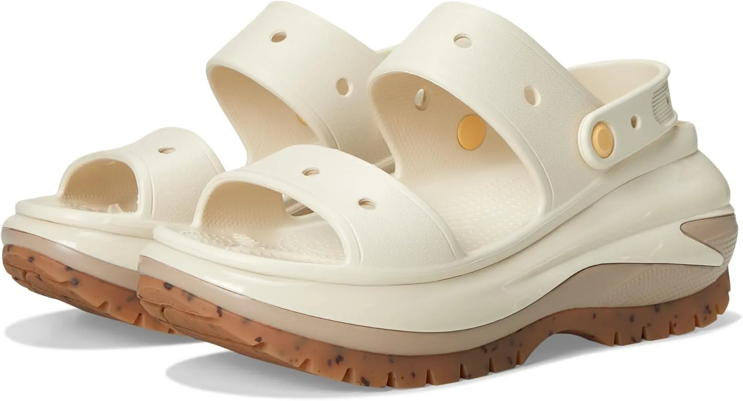 Сандалии Crocs Mega Crush унисекс с тремя ремешками на платформе, коричневый