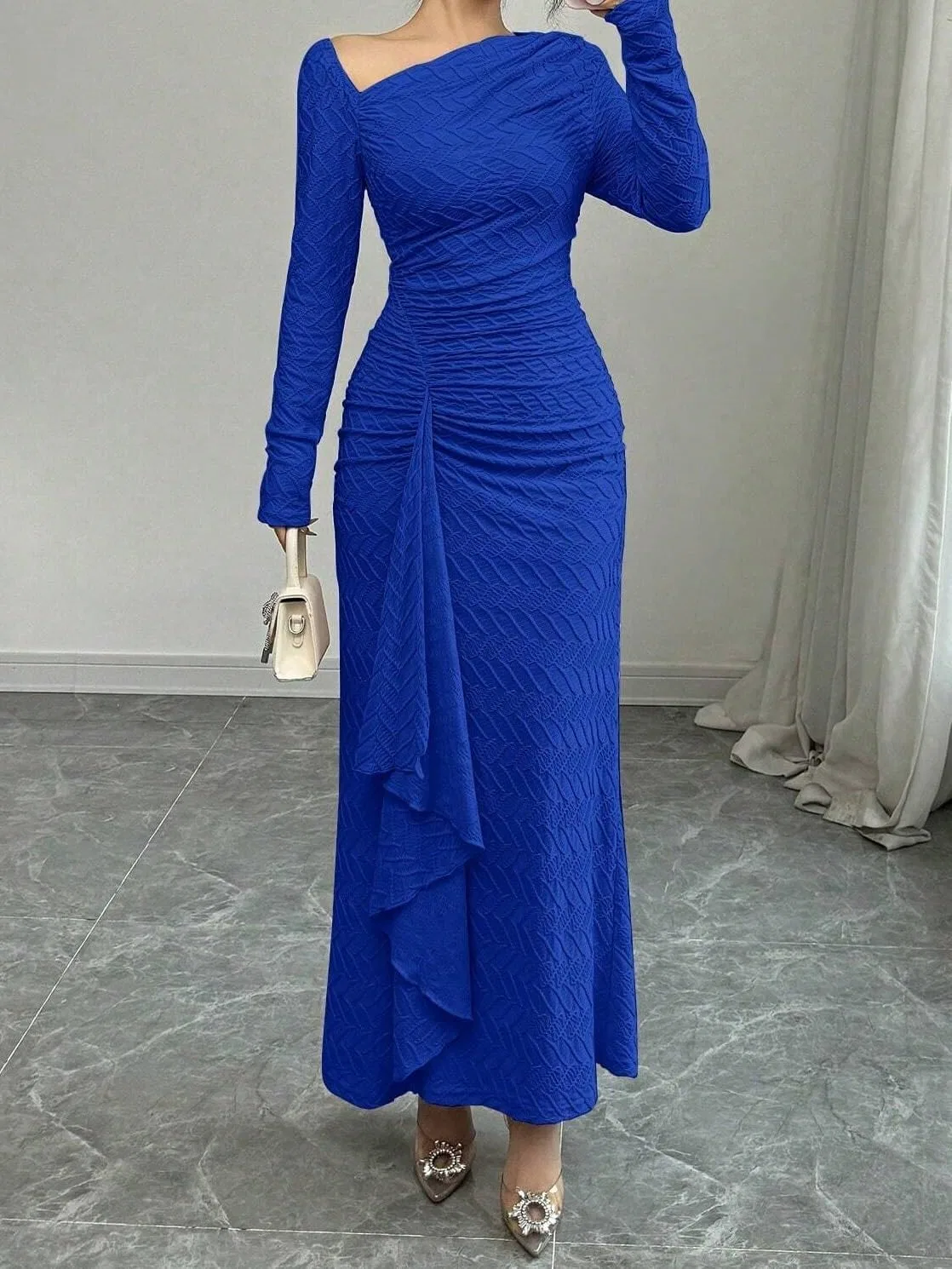 Женское элегантное макси-платье с асимметричным воротом, Royal Blue — фото 3