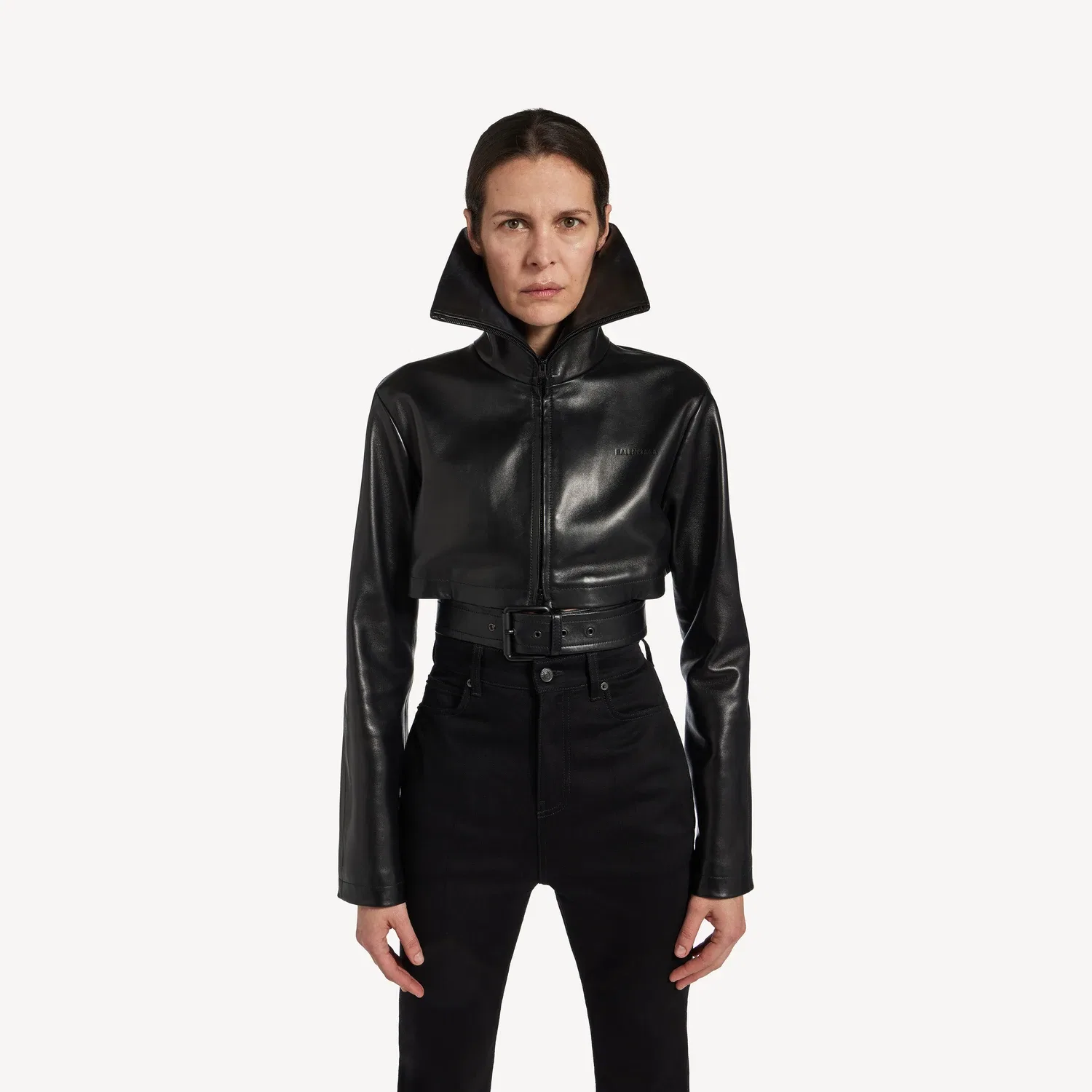 Укороченная женская куртка черного цвета Balenciaga, черный — фото 4
