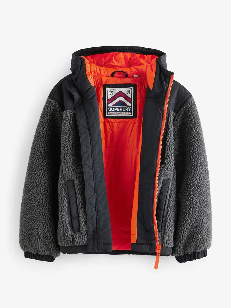 Флисовая куртка Superdry & Co черного цвета с пятнистым рисунком — фото 3