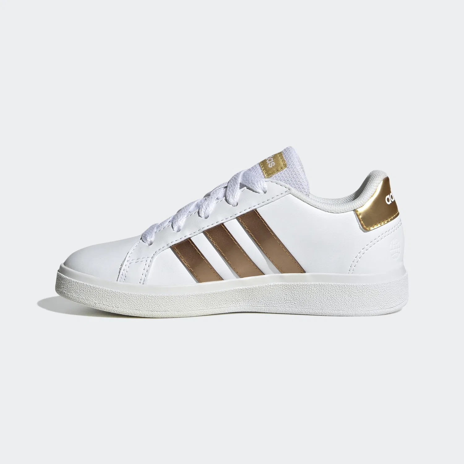 Детские кроссовки для мальчиков с липучками Grand Court Sustainable Lace Adidas, Cloud White Cloud White Matte Gold — фото 3