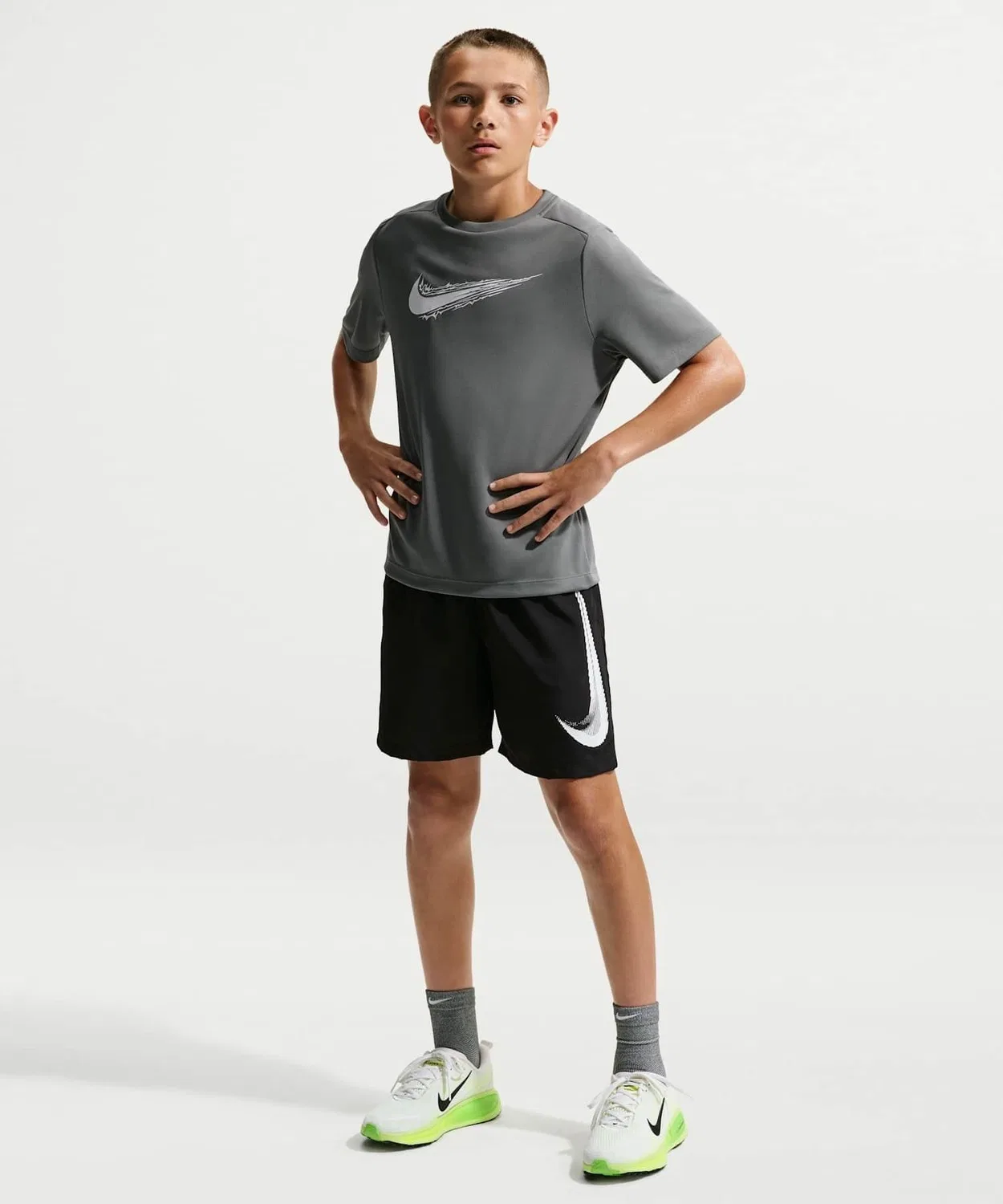 Детские шорты для мальчиков с быстросохнущей технологией Nike Multi Refresh Big Kids' Shorts, Черный