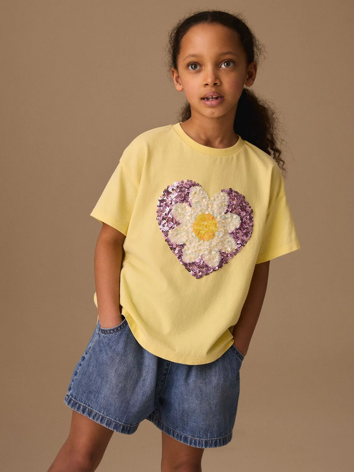 Футболка с пайетками и сердцем, Yellow Daisy Next, желтый маргаритовый