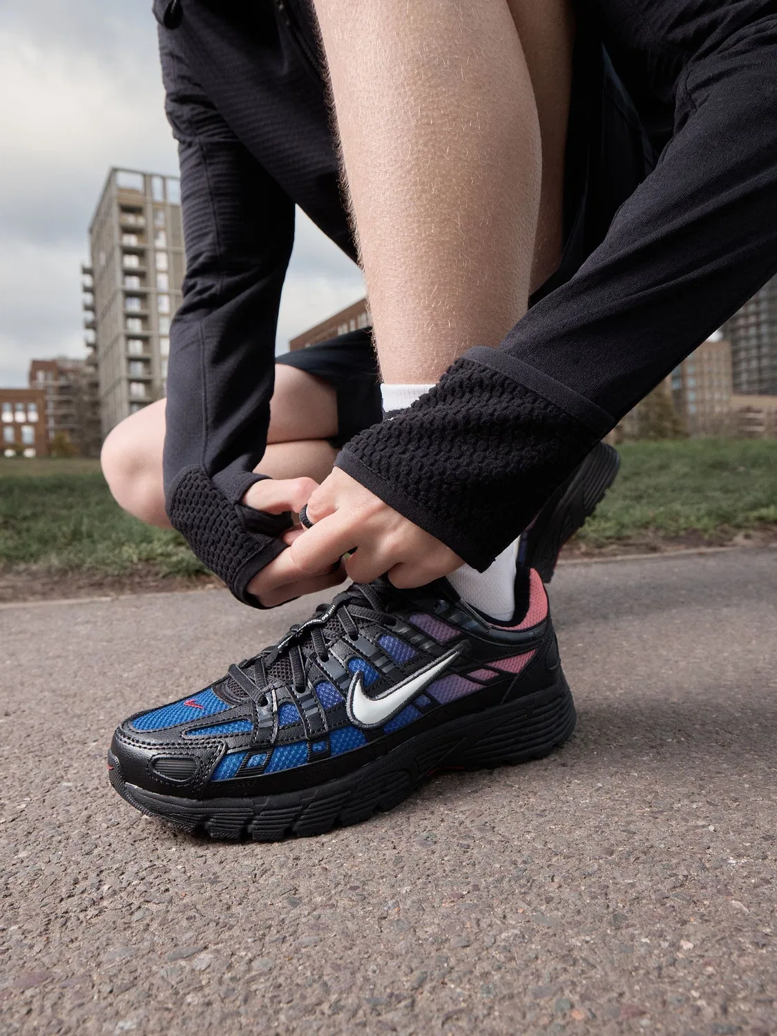 Кроссовки Nike P-6000, черный/синий/красный
