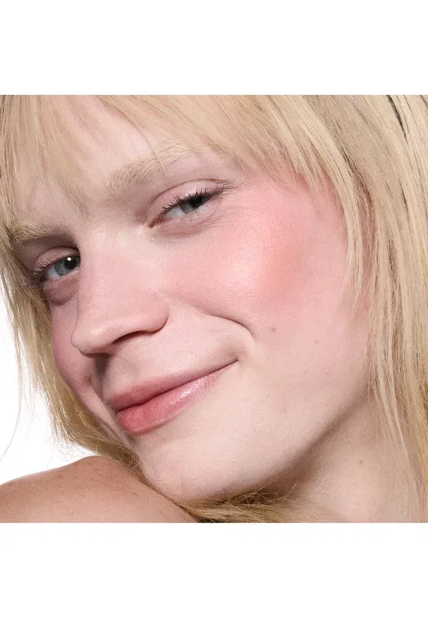 Румяна пудровые Skinfinish Colourstruck Mac, Peachy Keen 4.5 г, цвет peachy keen — фото 2