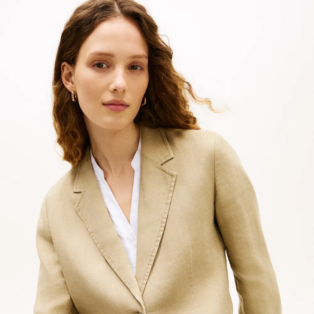 Женский однобортный жакет из поплина с добавлением льна бежевый от Tommy Hilfiger Women — фото 4