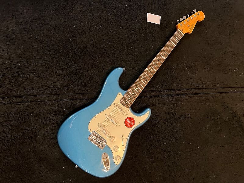 

Накладка на гриф Squier Classic Vibe '60s Stratocaster Laurel Lake Placid Blue #ISSI21002256 (7 фунтов 9,7 унции) Classic Vibe '60s Stratocaster with Laurel Fretboard