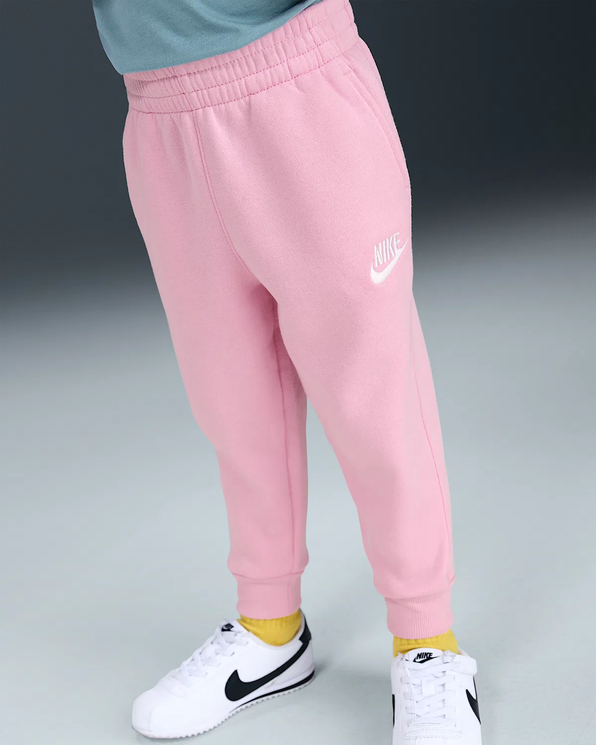 Детские флисовые джоггеры Nike Sportswear Club, Medium Soft Pink — фото 2