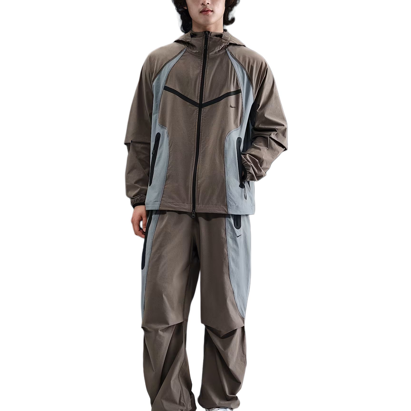 Мужская ветровка Tech Dri-FIT Woven Color-Block Windrunner свободного кроя Nike, cave stone/cool серый/черный (includes 3-pack nike socks) — фото 2