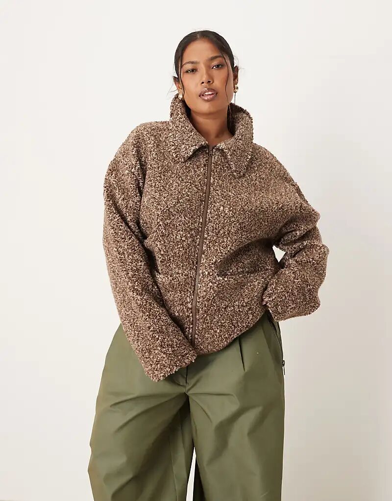 

Флисовая кофта ASOS DESIGN Curve с воротником-стойкой и застежкой-молнией в двух нейтральных тонах