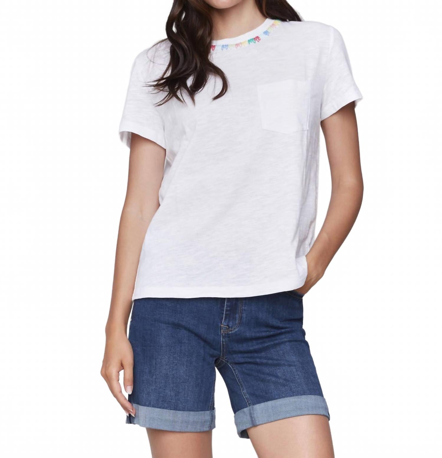 

Белая футболка с коротким рукавом и пастельной вышивкой на горловине CHARLIE B