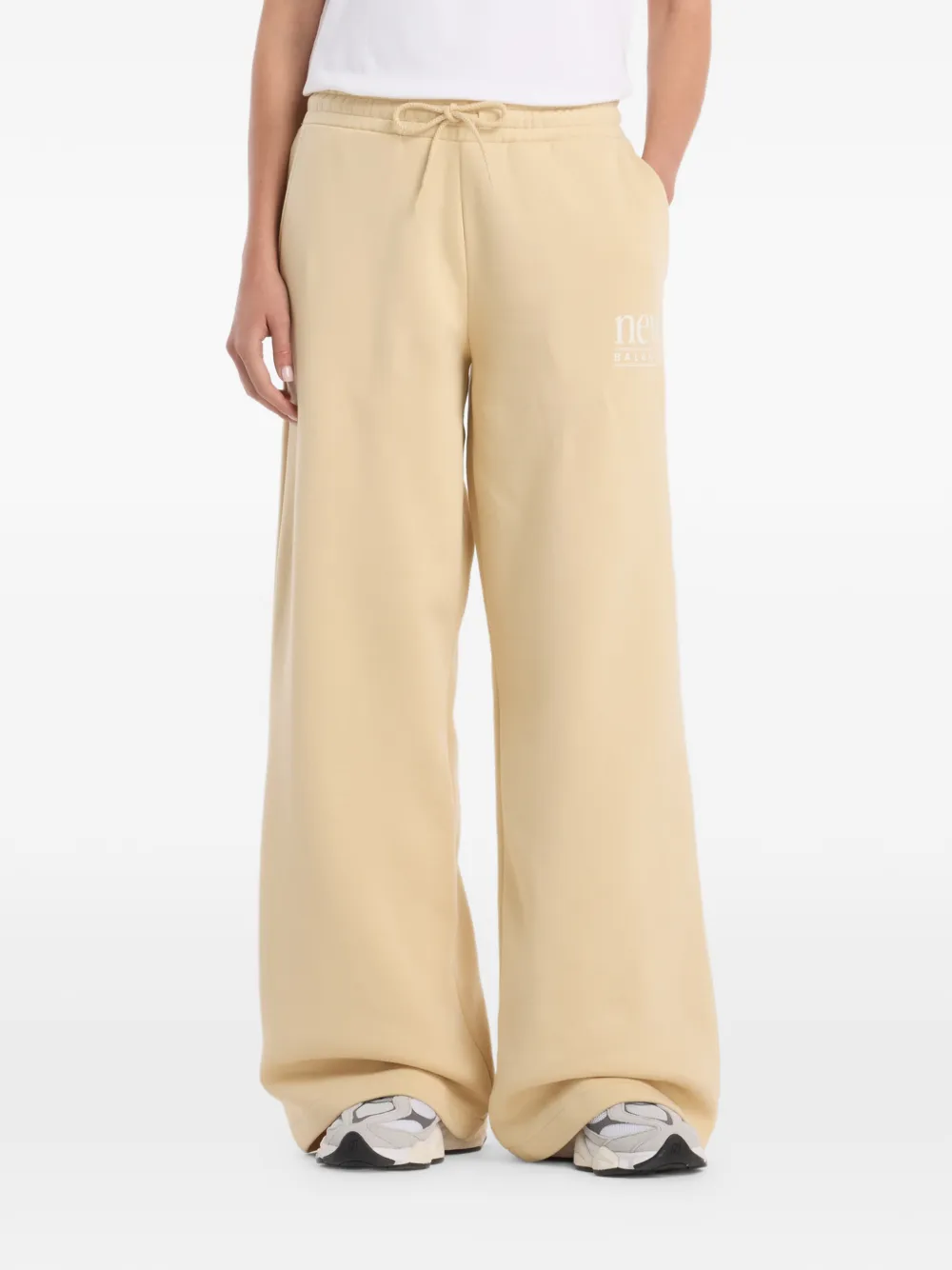 

Тренировочные брюки с логотипом и кулиской New Balance, бежевый