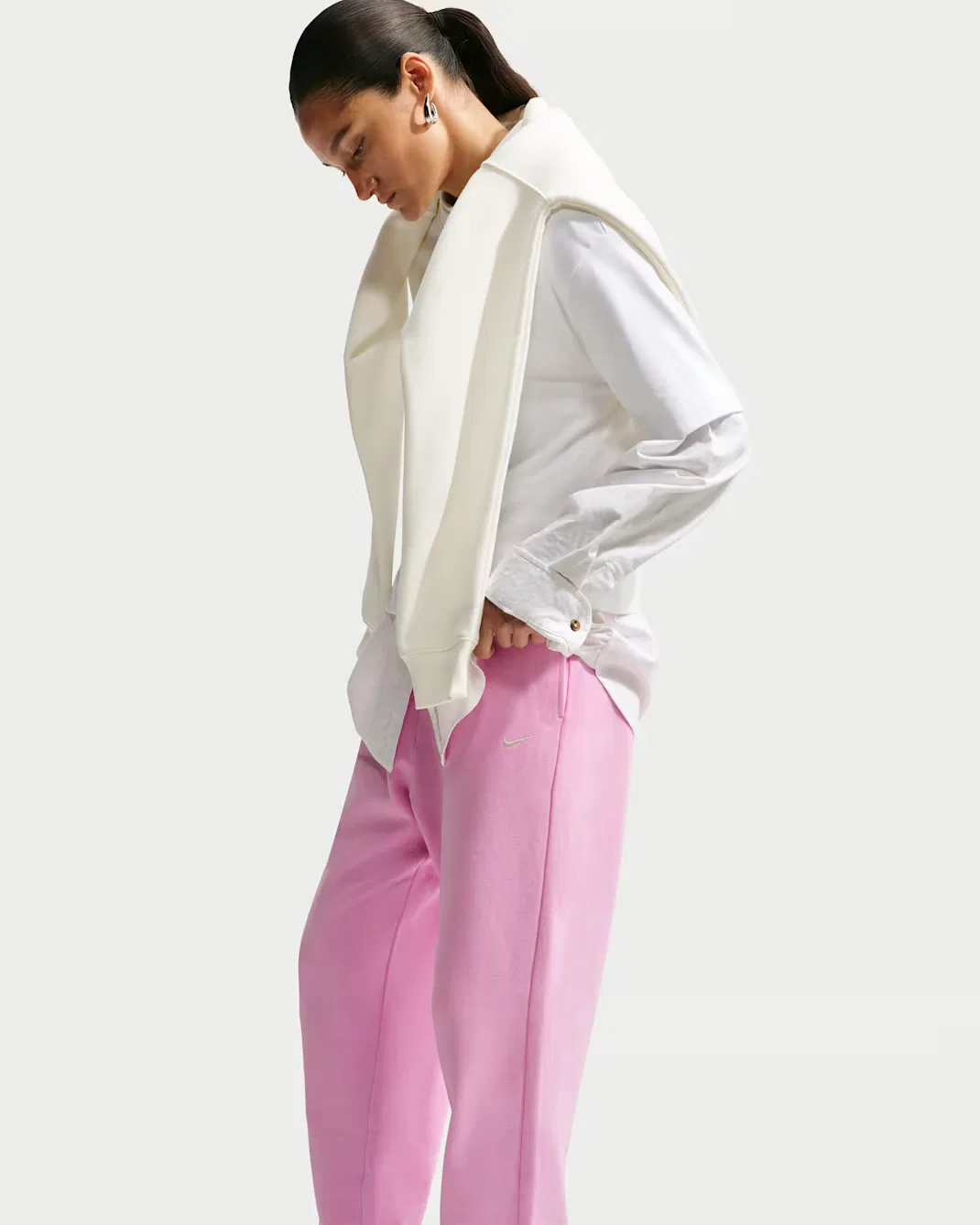 Женские брюки оверсайз с высокой посадкой и манжетами Nike Studio Fleece Lightweight "French Terry", Pink Rise/Sail — фото 4