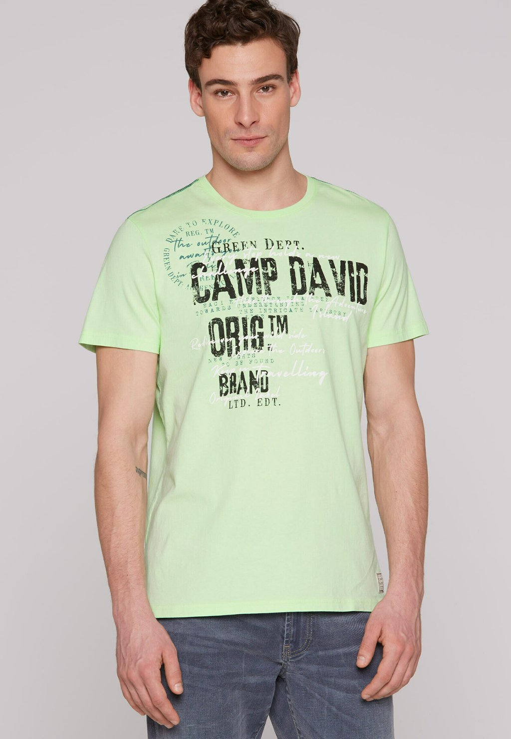 

Футболка с принтом Camp David, зеленый