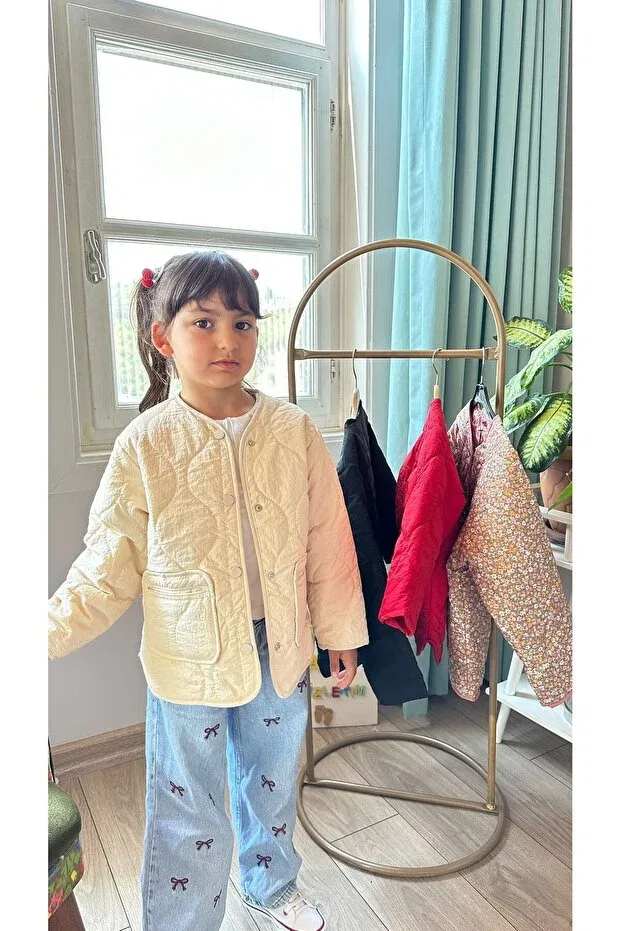 Детская стеганая куртка кремового цвета Vosvosbabystore