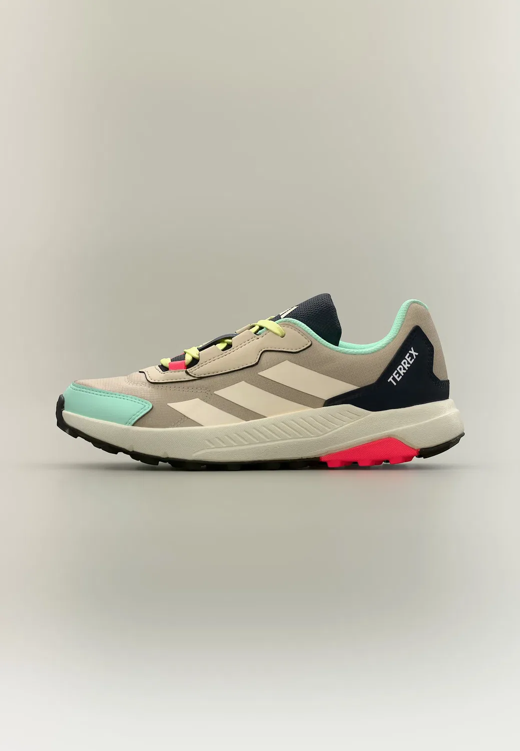 Походные ботинки Anylander унисекс Adidas Terrex, Khaki Three/Wonder White/Legend Ink
