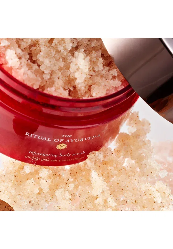 Скраб для тела с солью и миндалем Sweet & Nutty Rituals Pink Salt & Sweet Almond 300 г — фото 4