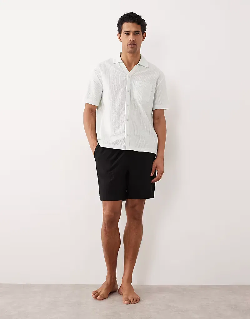 Пижамная рубашка Calvin Klein Off-White из хлопкового сирсакера в полоску с лацканами — фото 2