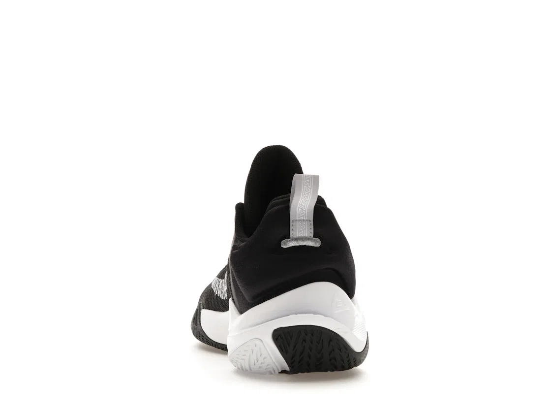 Детские кроссовки для баскетбола Nike Giannis Immortality, Black/White-Wolf Grey-Clear — фото 4