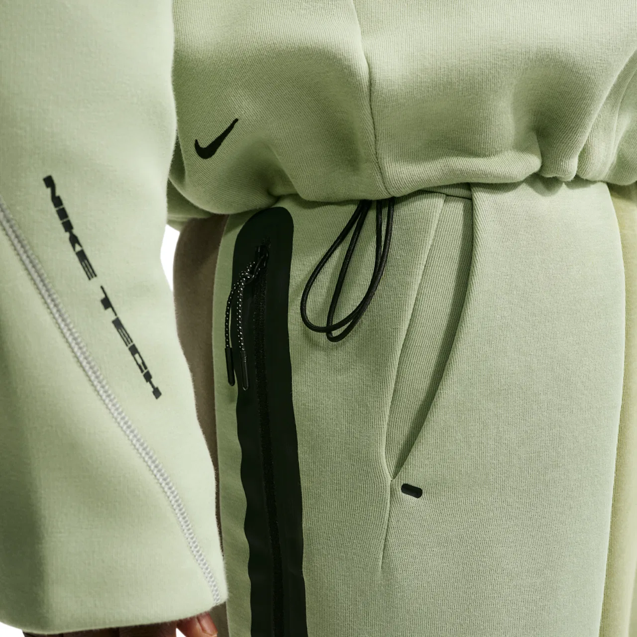 Мужское худи с капюшоном, с длинным рукавом, Nike Tech Fleece Ergo Full-Zip, Nike, Black/Jade Horizon — фото 4