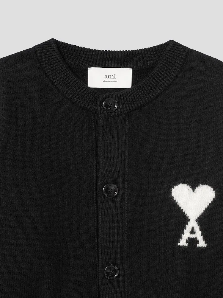 Кардиган с интарсией и фетровым логотипом Adc Intarsia Felted Crewneck AMI PARIS, Black — фото 3