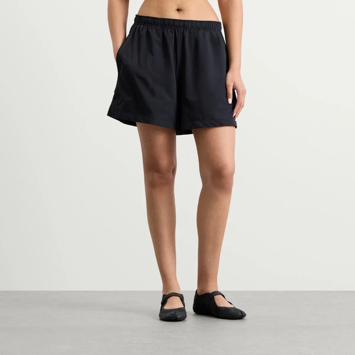 Шорты Nike x SKIMS Matte Short 3", Obsidian — фото 2