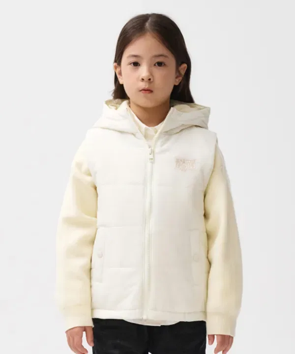 Утепленный жилет с капюшоном, Kids padded hood vest Marithé Kids, кремовый
