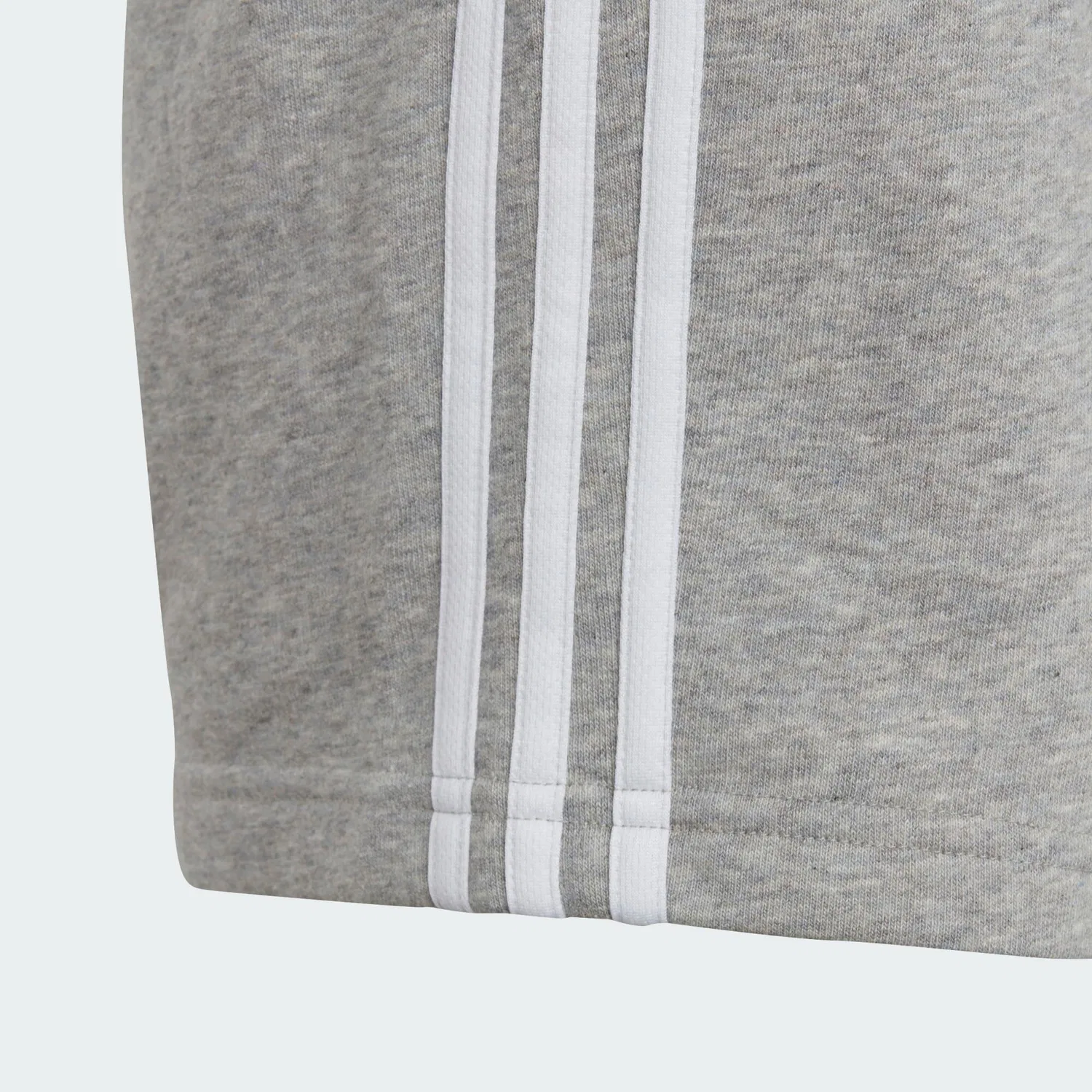 Детские шорты с эластичным поясом Essentials 3-Streifen Adidas, Grau Weiss — фото 3
