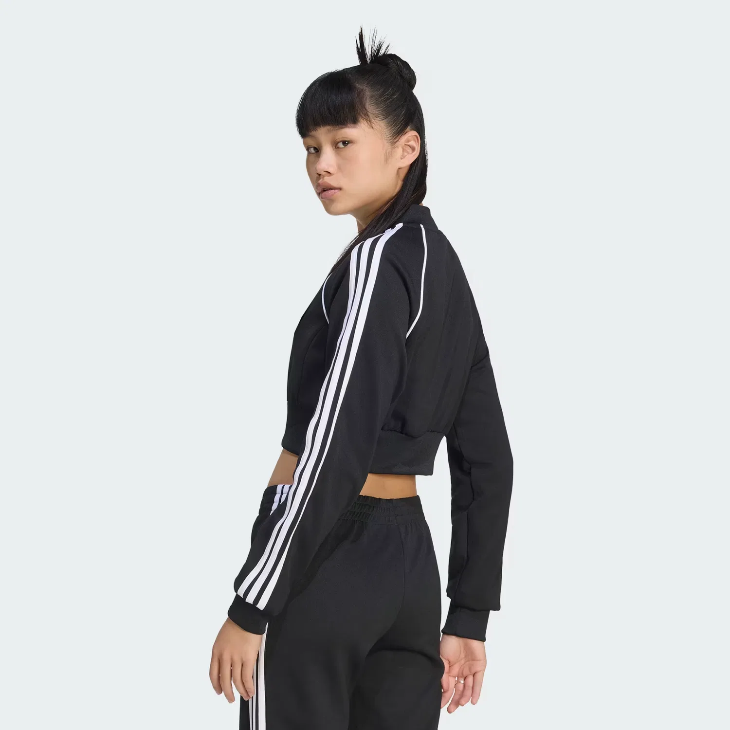 Женская укороченная спортивная куртка SST Cropped Tracktop Adidas Originals, черный/белый — фото 2