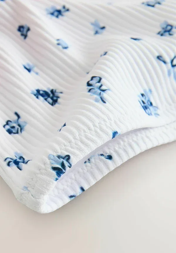 Купальник бикини цветочный Regular fit short set Next white blue ditsy floral, белый/синий — фото 3