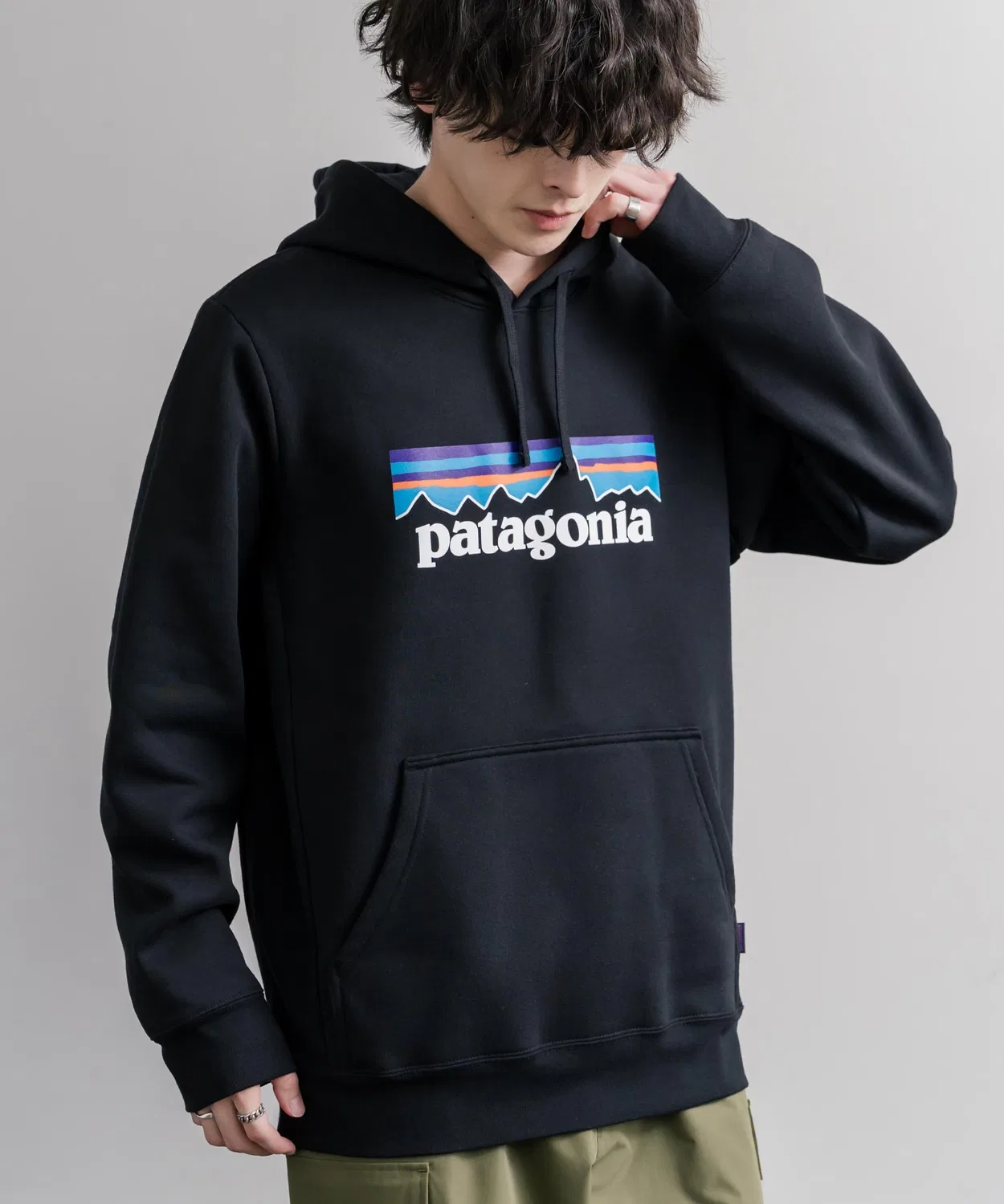 Мужское худи с длинным рукавомс принтом P-6 Logo Uprisal Patagonia, Black