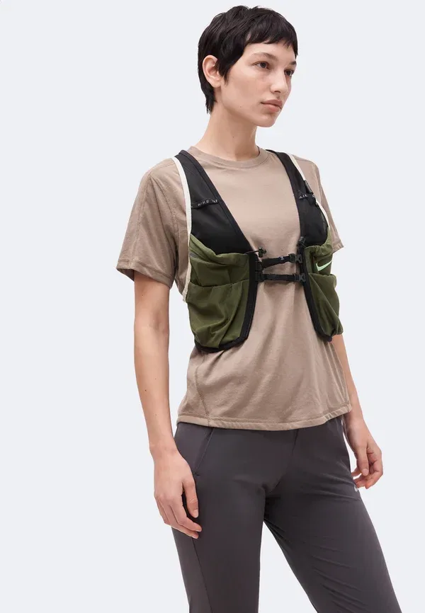 Футболка спортивная Nike Acg, цвет норковая коричневая/вершинный белый — фото 4