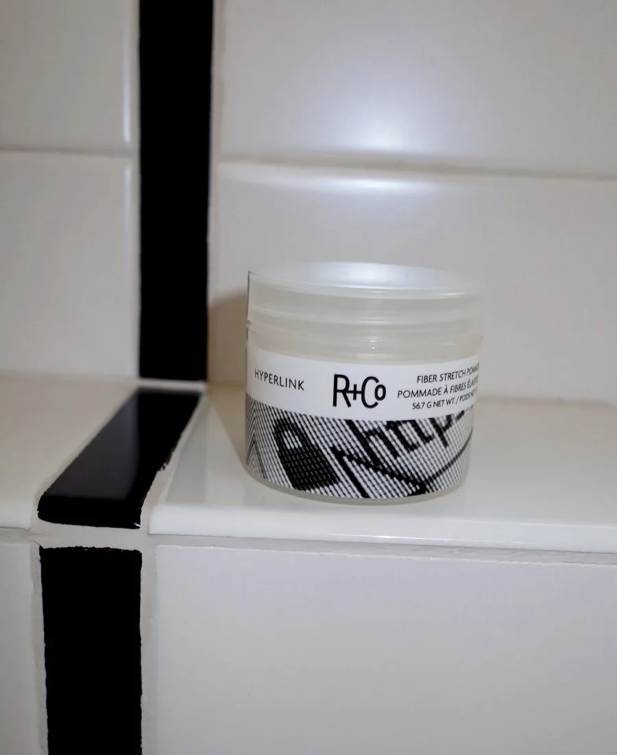 R+Co Помада для волос Hyperlink Fiber Stretch Pomade, 2 унции — фото 2