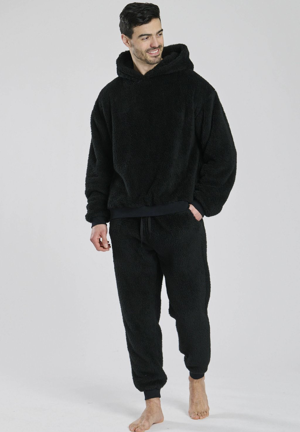 

Спортивные брюки SHERPA JOGGER Loungeable, черный