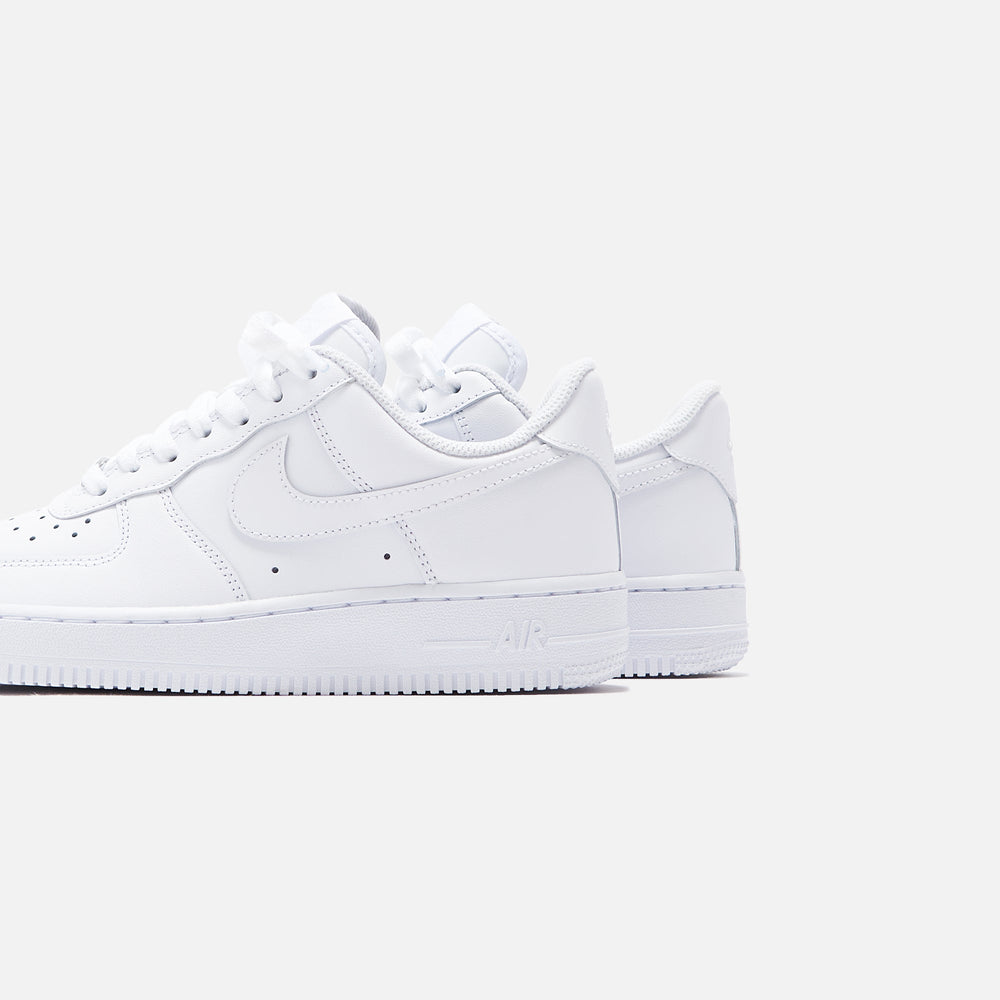 Кроссовки Nike WMNS Air Force 1, белый — фото 4