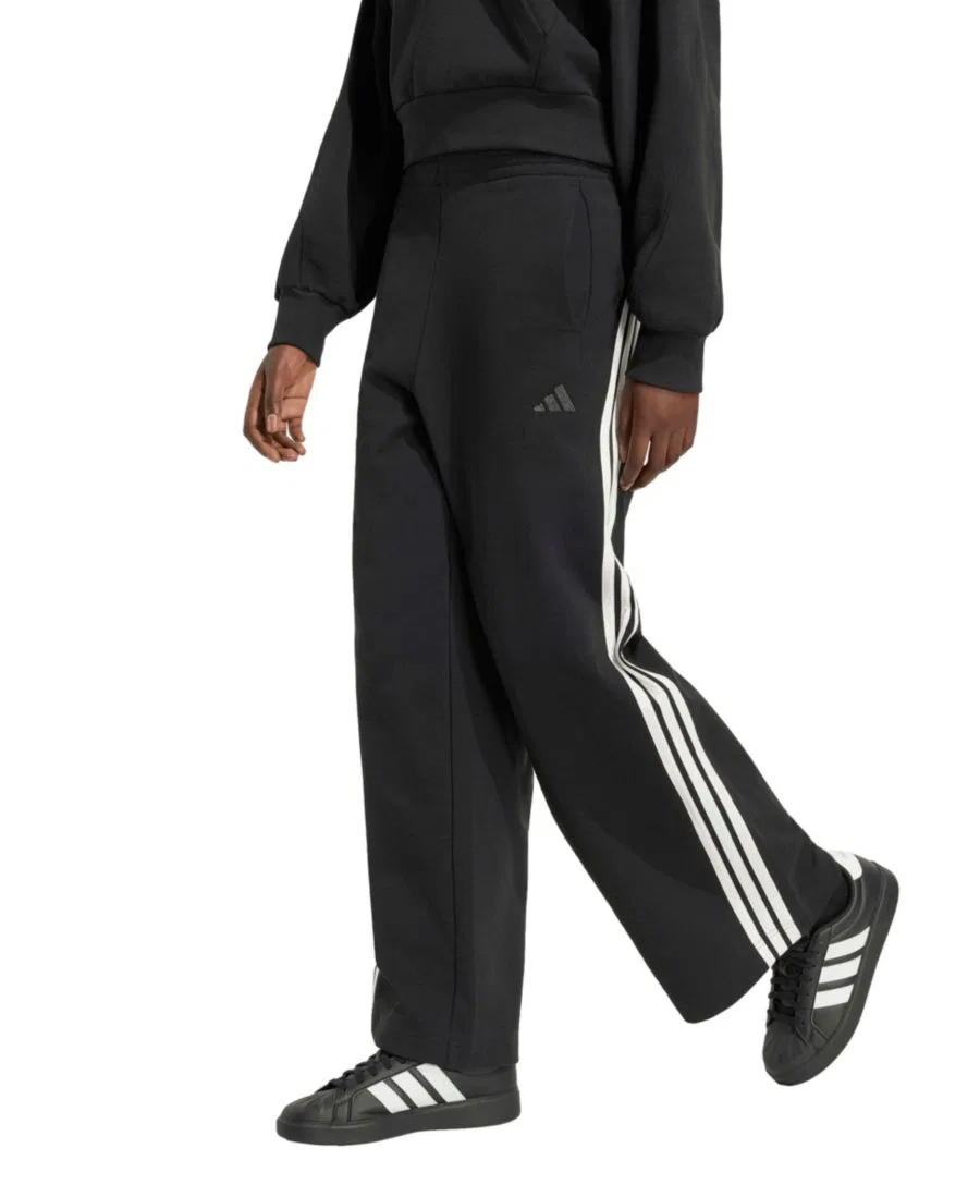 Широкие спортивные брюки с лампасами adidas Kit 3-Stripes Wide Pant, Black Off White