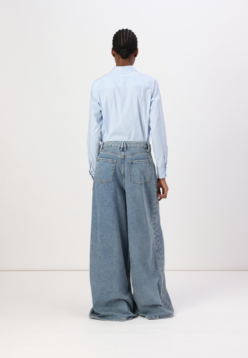 

Джинсы свободного кроя PANELED WIDE LEG Good American, синий деним