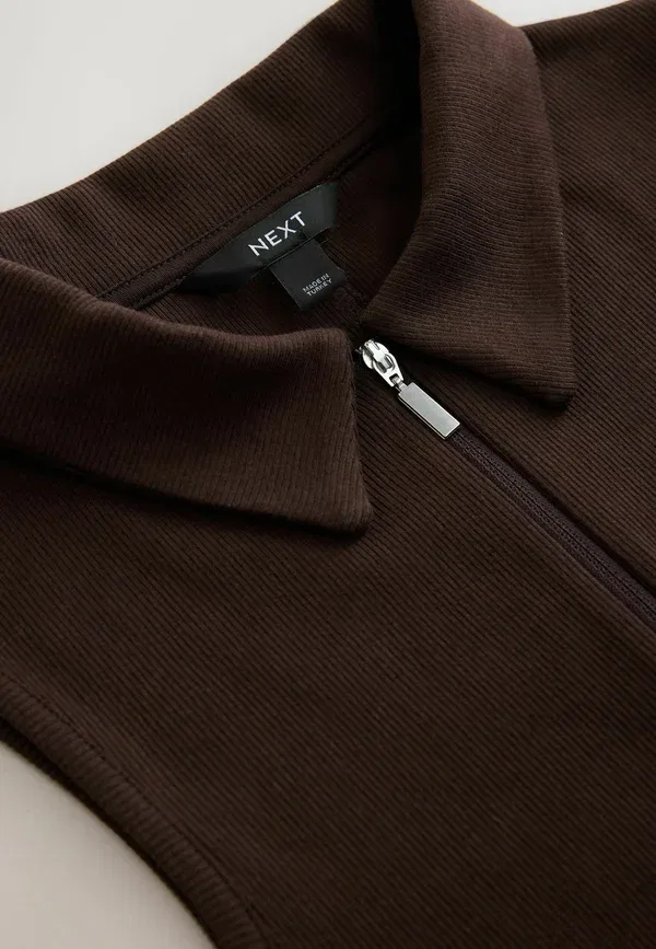 Жилет с воротником поло, хлопок, Regular fit - quarter zip ribbed racer vest, Next, шоколадный — фото 4