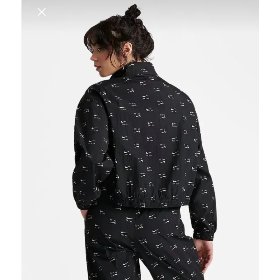 Женская куртка Nike Sportswear Air Allover Printed Mod Crop Woven Quarter-Zip, Черный — фото 2