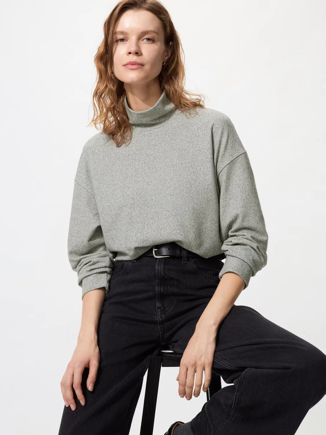 Футболка трикотажная Uniqlo, с высоким воротником, серый