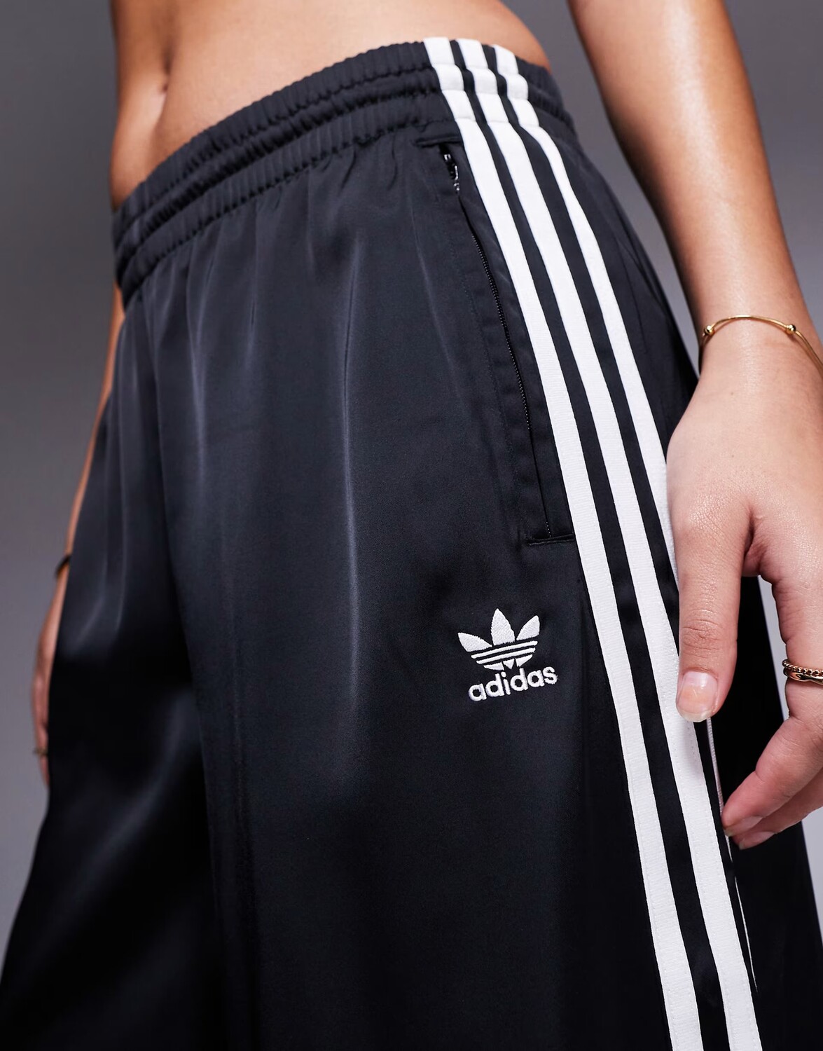 Черные атласные джоггеры широкого кроя adidas Originals — фото 2
