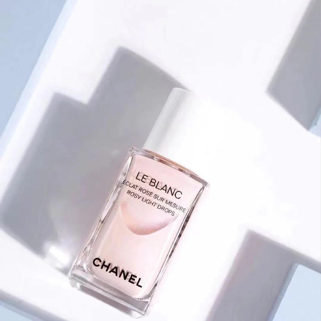 Женский хайлайтер жидкий Rose Pink Skin 30ml CHANEL, Rose Pink — фото 3