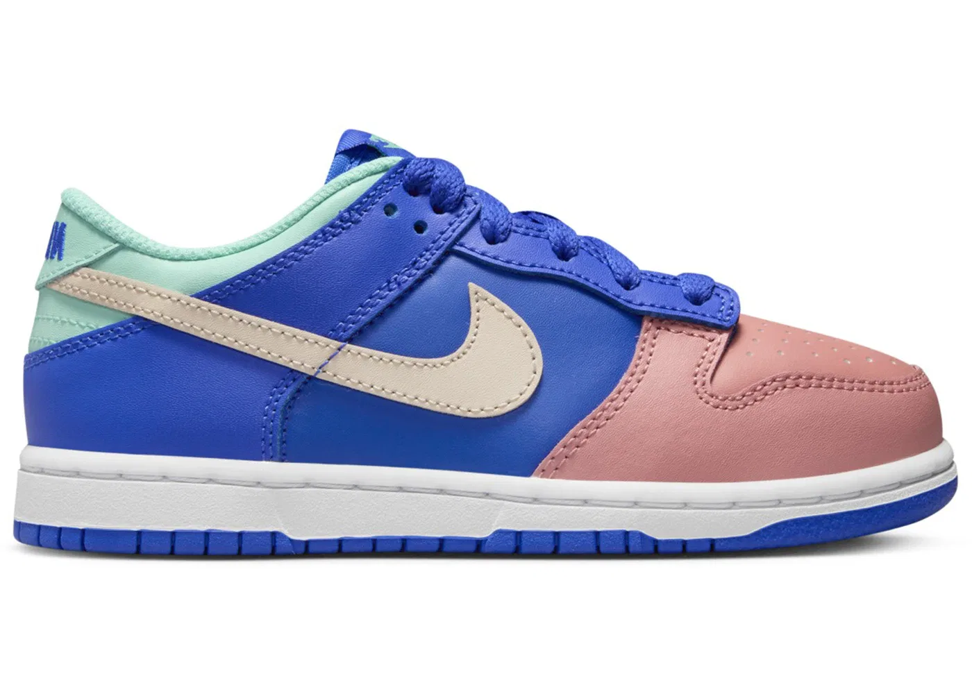 Детские кроссовки Lifestyle Nike Dunk Low SE Nike, Hyper Royal/Emerald Rise/Red Stardust/Sanddrift