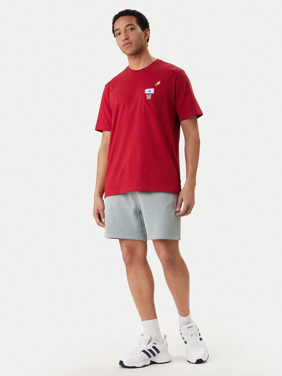 Мужская футболка стандартного кроя Mini Embroidery Basketball Graphic Adidas, красный — фото 2