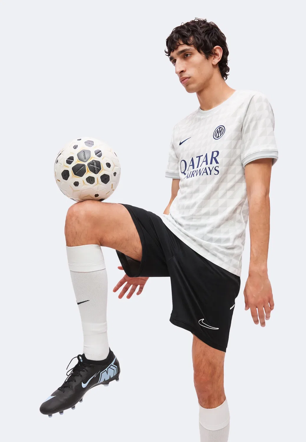 Интер - спортивная футболка Nike Performance, White/Pure Platinum/Blue Void — фото 4