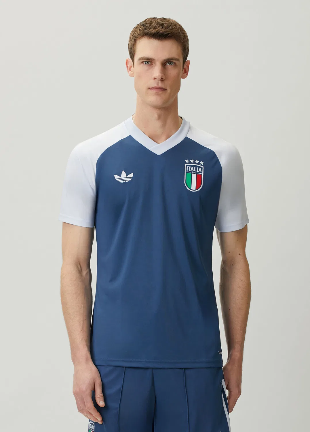 Свитшот Adidas İtalya 26 Deplasman Maç Öncesi Forması, dark blue