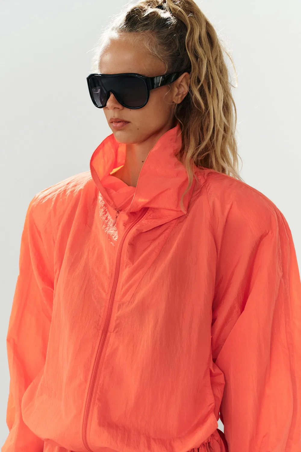 Куртка из технической ткани с наплечниками и застежкой-молнией. ZARA, Neon orange — фото 4
