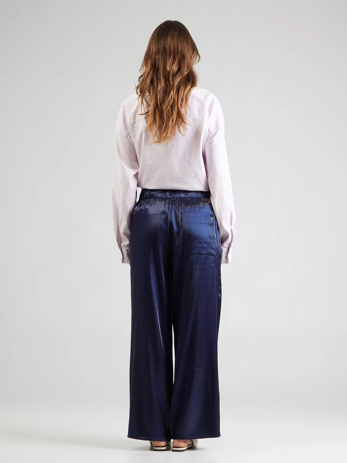Широкие брюки Calvin Klein темно-синего цвета — фото 3