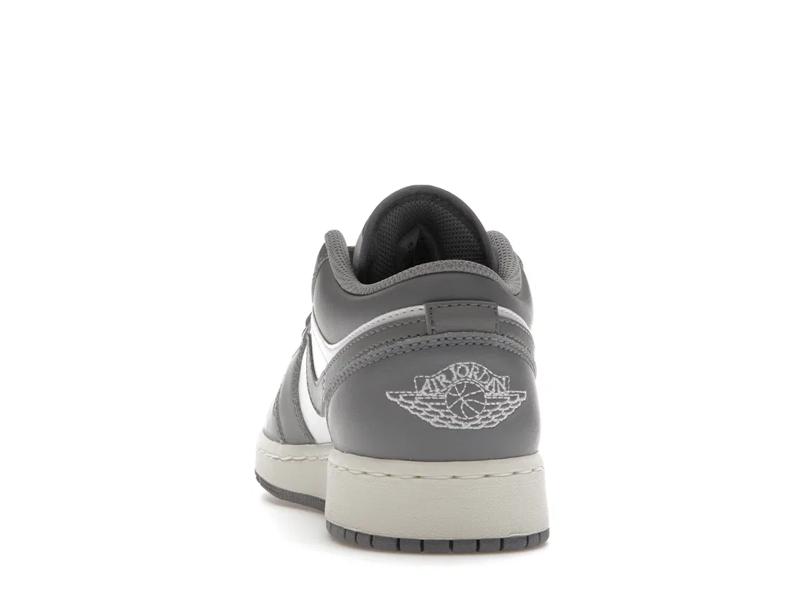 Детские кроссовки с перфорированным носком Air Jordan 1 Low, Grey/White/Cream — фото 4